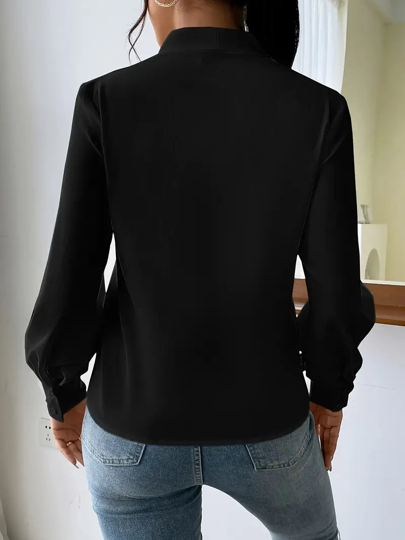 Einfarbige Bluse mit V-Ausschnitt