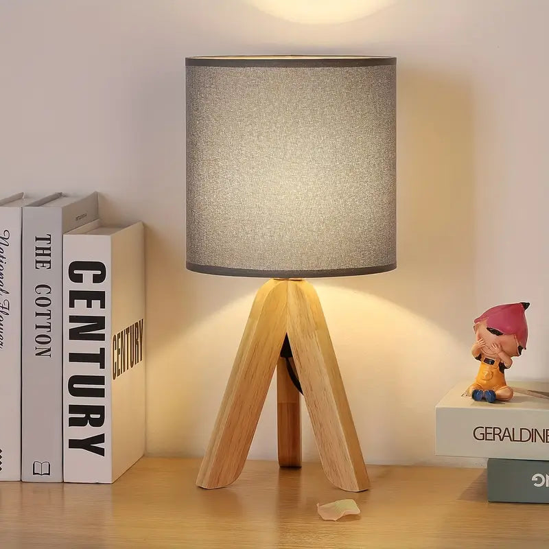 Holz-Dreibein-Tischlampe mit Leinen-Schirm